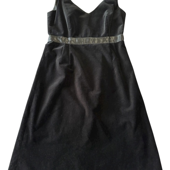 J. Crew Women’s Black Velvet Cocktail Dress Sleeveless V-Neck Party LBD Size 6 - Picture 3 of 9